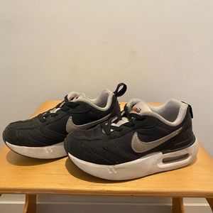 Nike Air Max Dawn (10.5C)